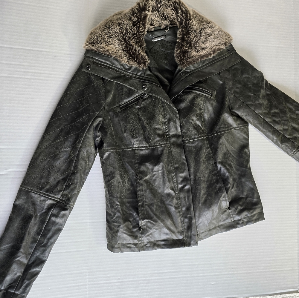 Jou Jou Olive Green Vegan Faux Leather Jacket Faux Fur Trim Large Quilted
